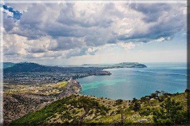 Sudak - pohled na msto z hory Sokol.